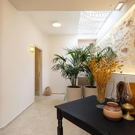 Othonas Concept アパート